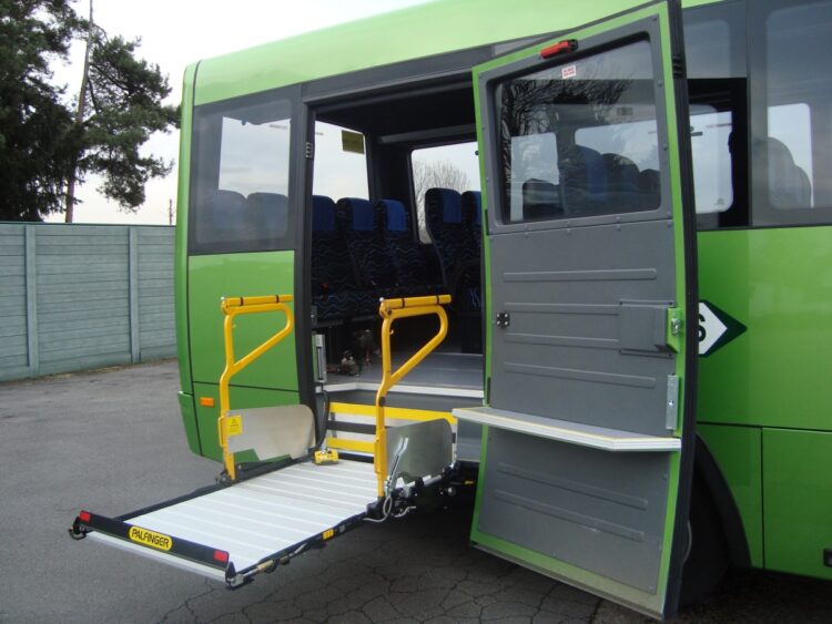 Mercedes Vario Liftbus - De Durme Reizen